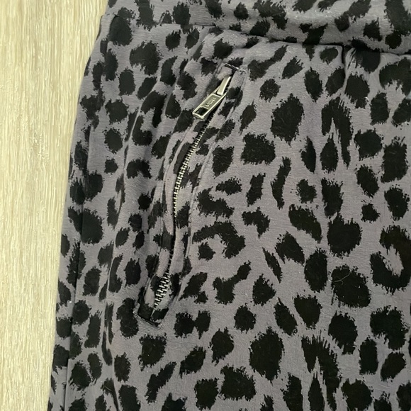 Torrid Leopard Print Relaxed Fit Jogger Lightweight
Ponte Mid-Rise Pants - Picture 6 of 8